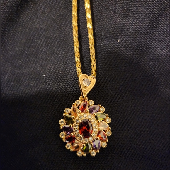 New Rainbow Color Crystal Necklace - Picture 4 of 4